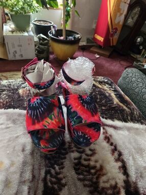 Tie-Dye Open-Toe Sandals - Pink/Multicolor